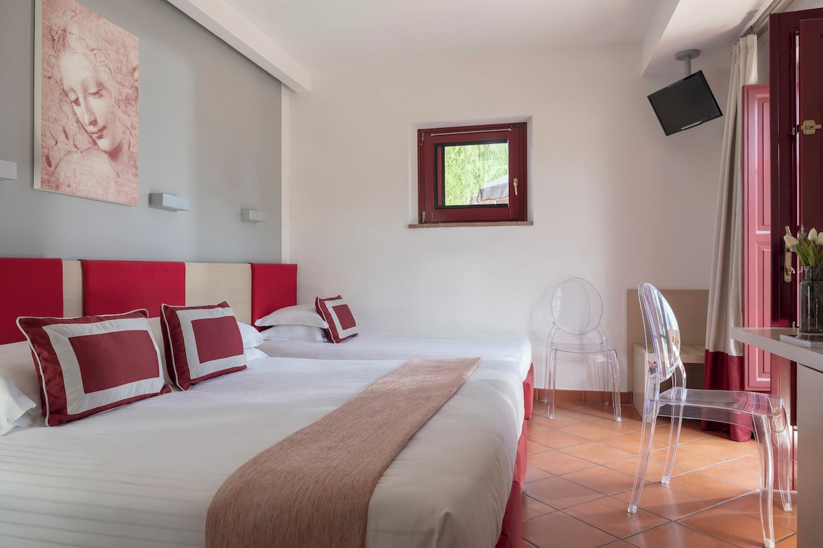 Ropa de cama hipoalergénica, edredón y minibar