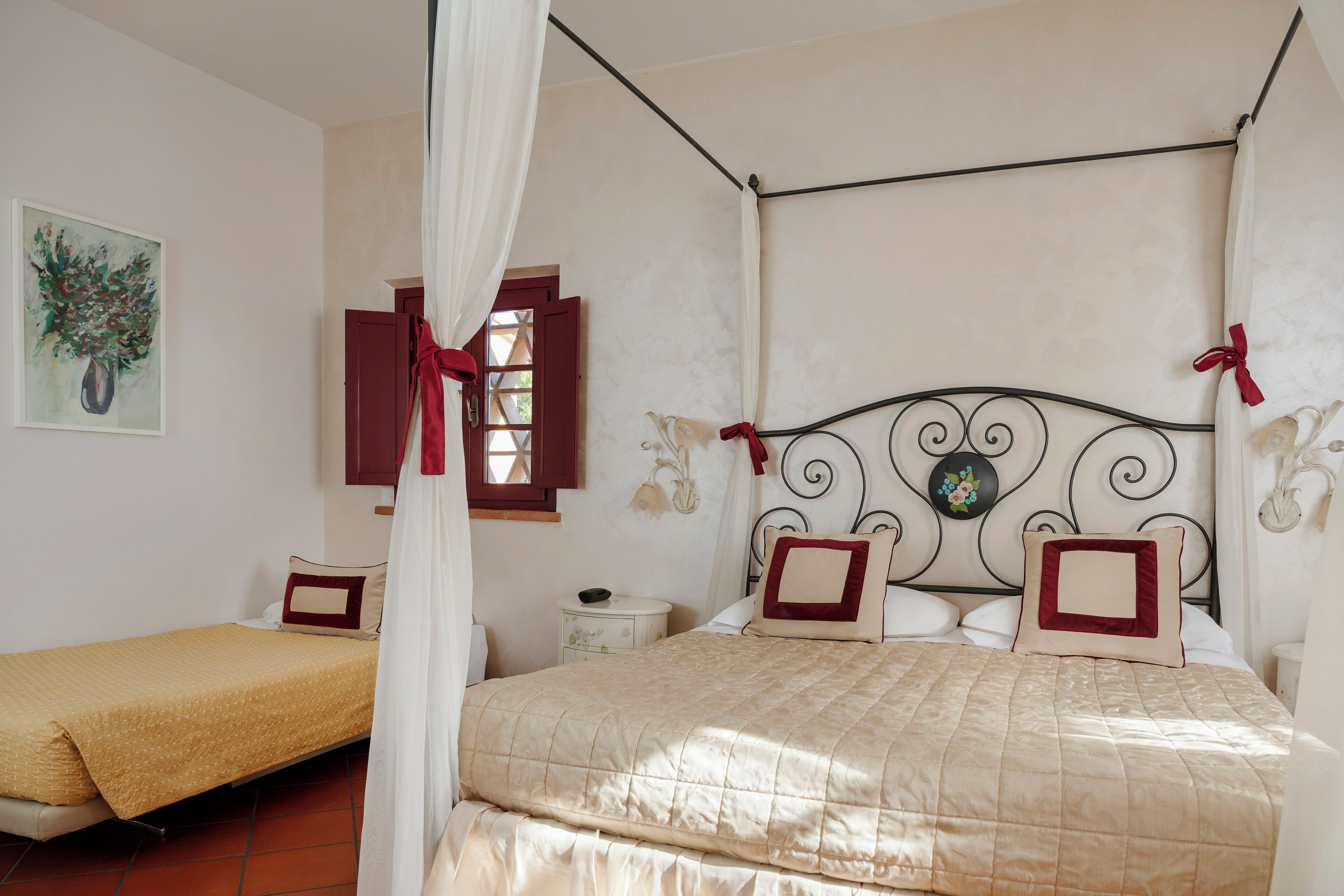 Ropa de cama hipoalergénica, cubrecamas y minibar 