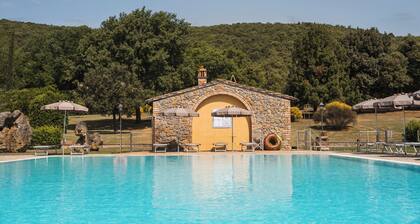 Hotel Casolare Le Terre Rosse