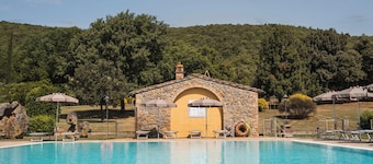 Hotel Casolare Le Terre Rosse