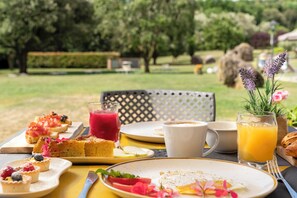 Daily buffet breakfast for a fee - Hotel Casolare Le Terre Rosse (San Gimignano)