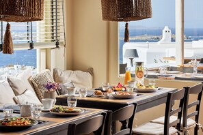 Free daily buffet breakfast  - Vencia Boutique Hotel (Mykonos)