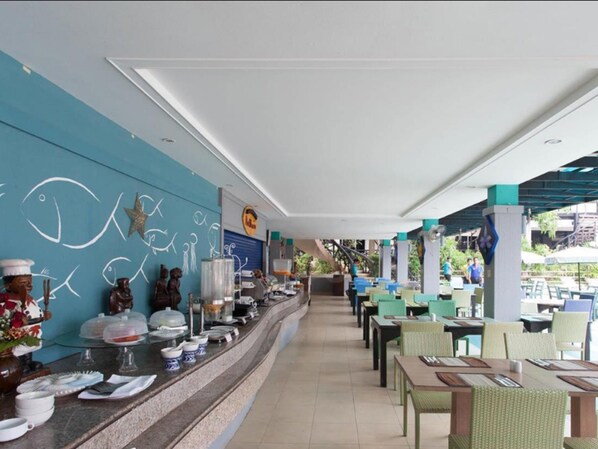 Buffet breakfast for a fee - Anyavee Ban Ao Nang Resort (Krabi)