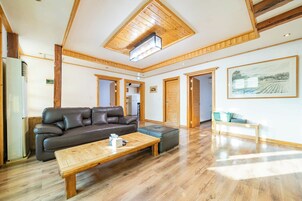 Televisión LCD 70 pulgadas con canales de televisión vía satélite