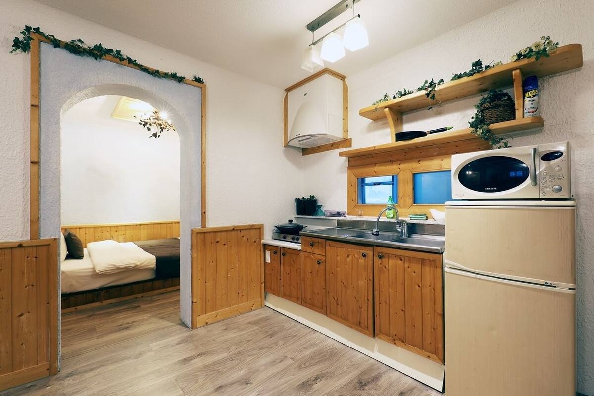 fridge, electric kettle, ice maker