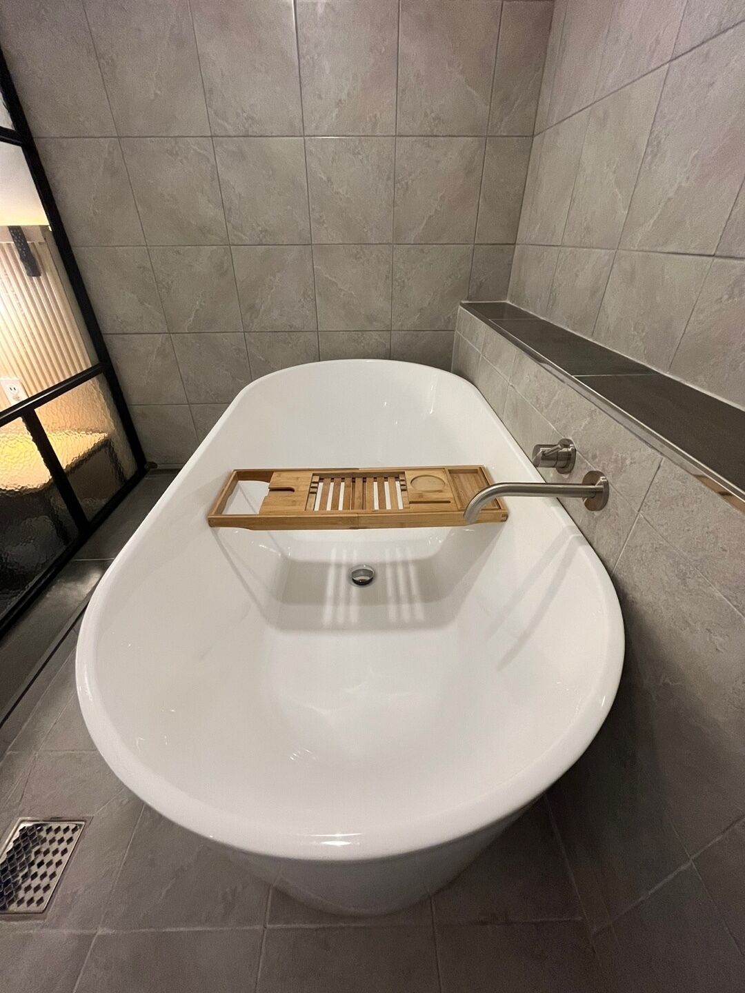 70-inch lcd tv with satellite channels