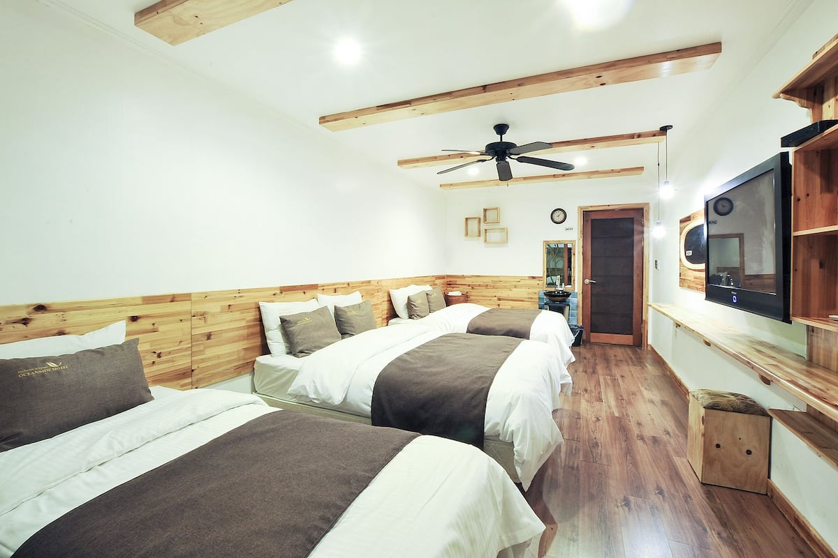 Family Suite Room | Premium bedding, down comforters, memory foam beds, in-room safe