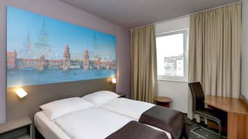 Double Room with french Bed | Hypo-allergenic bedding, in-room safe, desk, blackout curtains