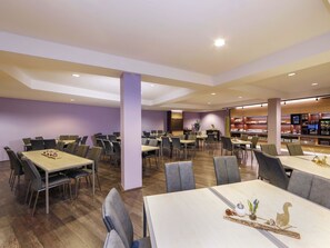 Dining - B&B Hotel Berlin City-Ost (Berlin)