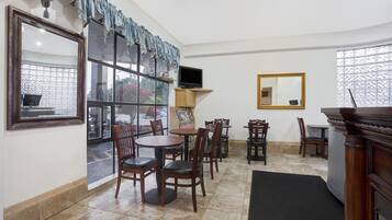 Dagelijks continentaal ontbijt inbegrepen