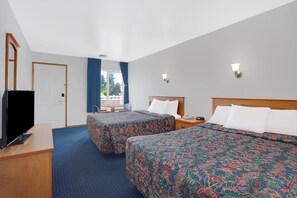 Standard Room, 2 Queen Beds | Iron/ironing board, free cots/infant beds, rollaway beds, free WiFi - Days Inn by Wyndham Seattle North of Downtown (Seattle)
