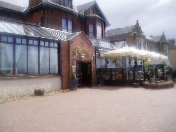 The Lauriston Hotel - Saltcoats