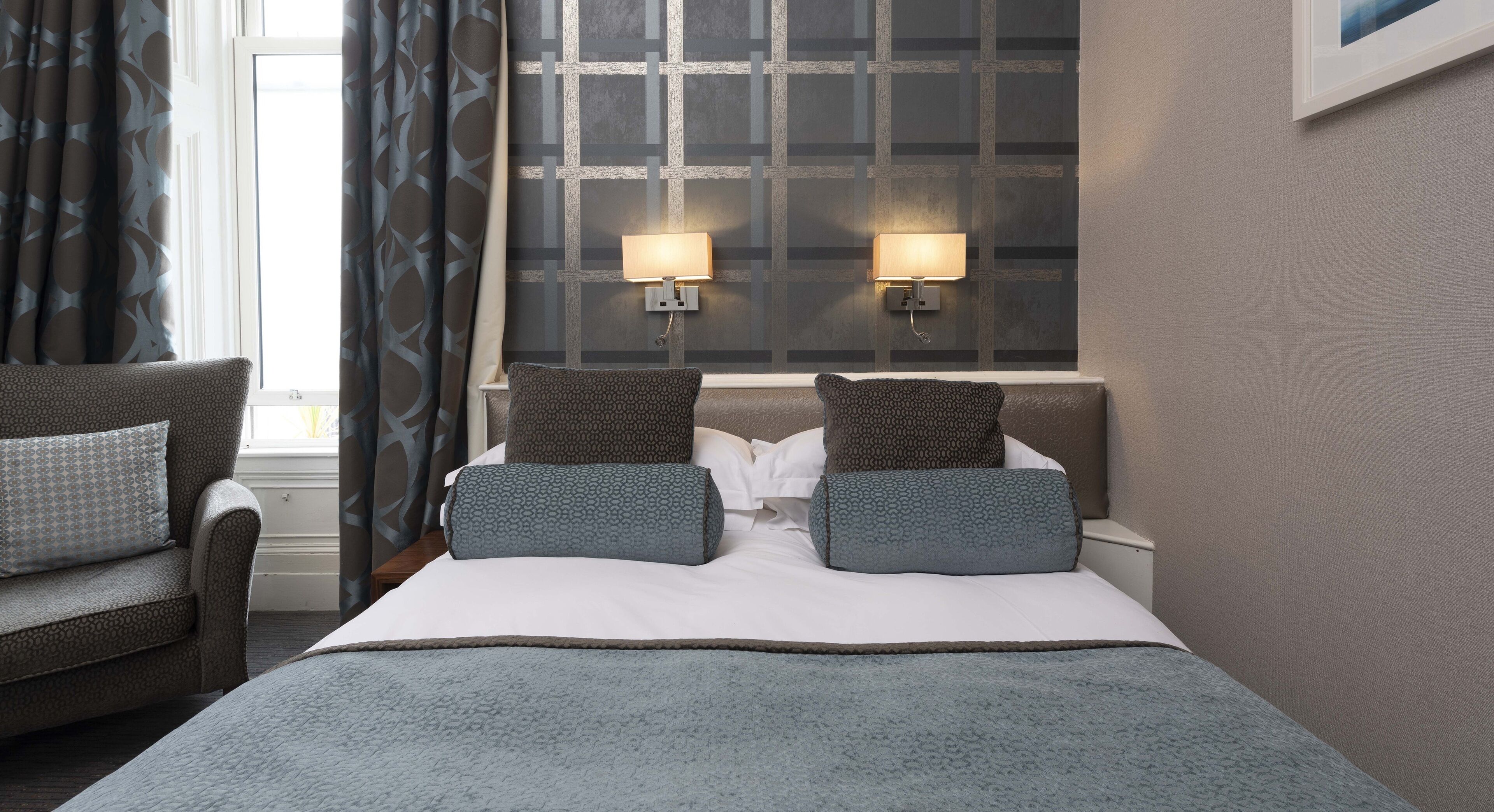 cosy double | 1 bedroom, desk, iron/ironing board, free wifi