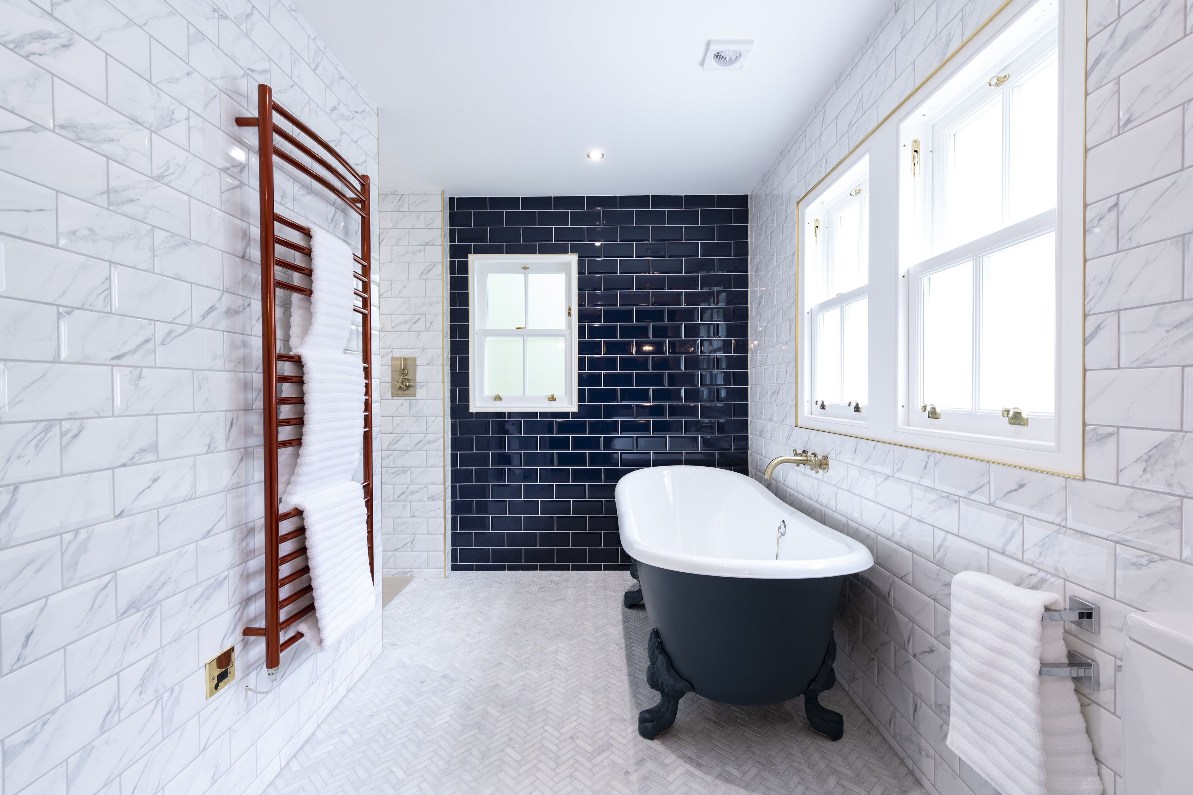 gate lodge | bathroom | free toiletries, hair dryer, bathrobes, towels