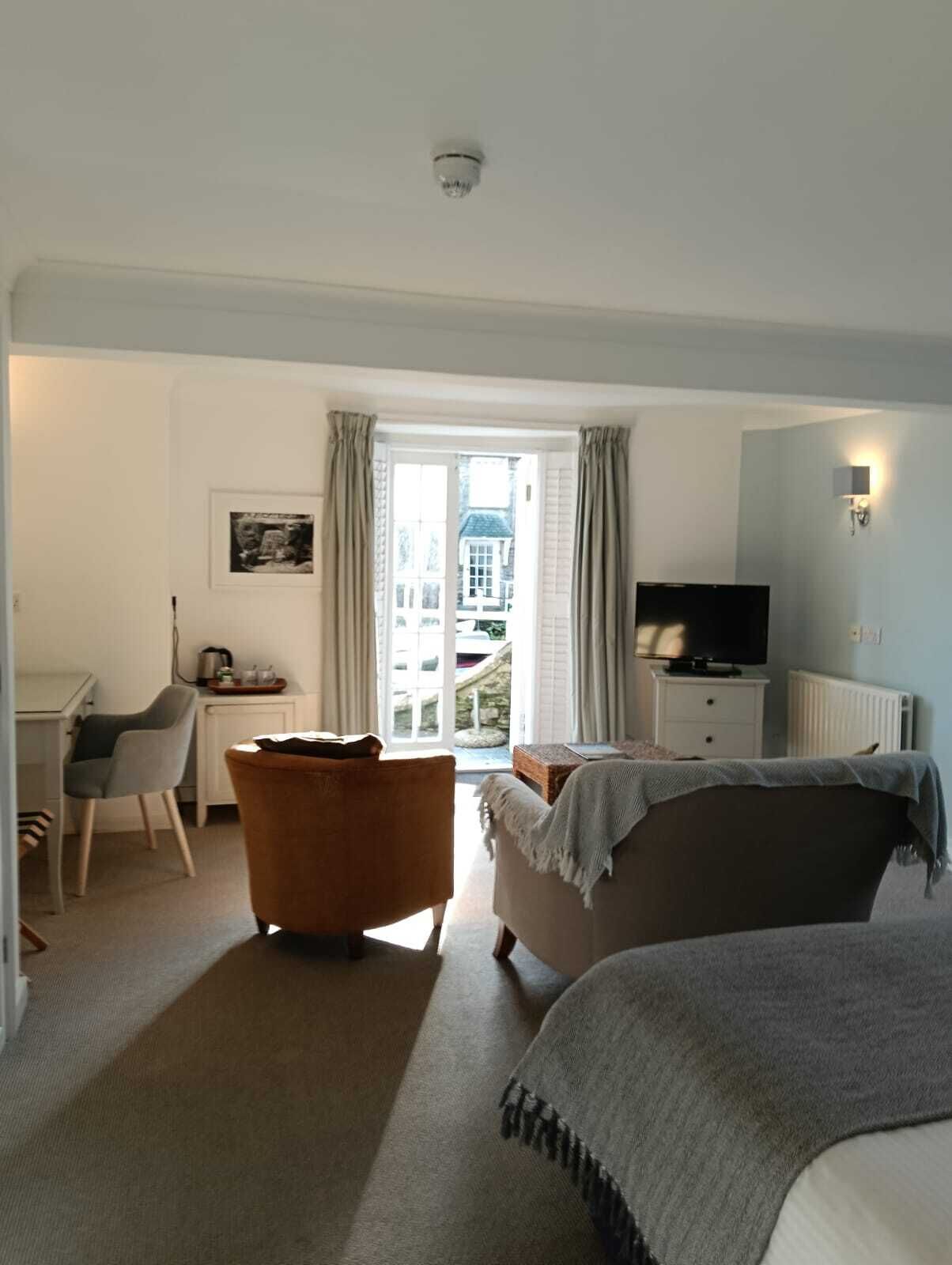 豪華雙人房, 1 張特大雙人床, 露台 | 高級寢具、熨斗/熨衫板、免費 Wi-Fi、床單