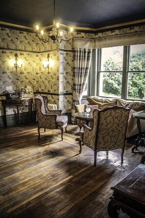 تقديم الإفطار والعشاء