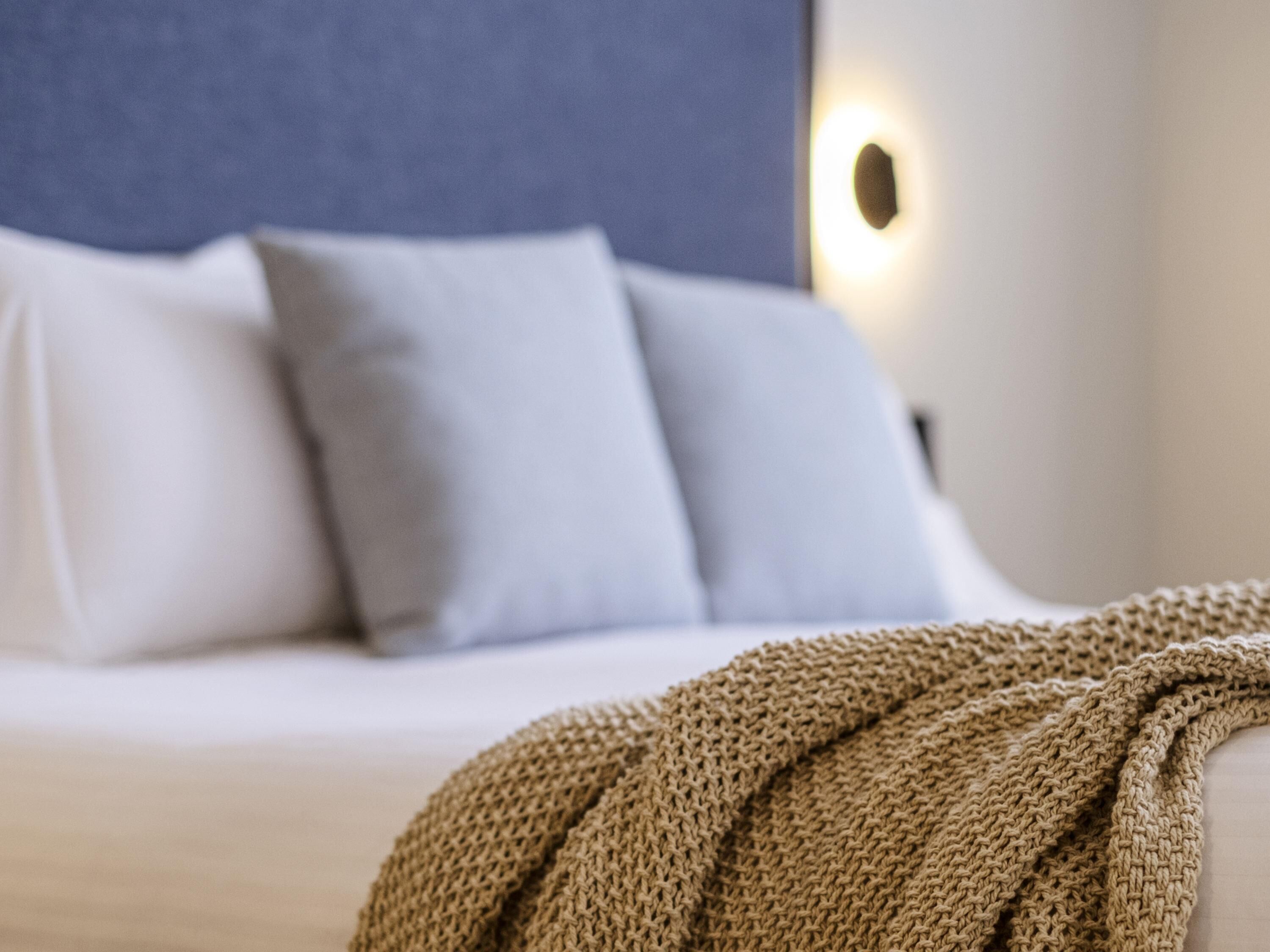 premium bedding, minibar, desk, blackout curtains