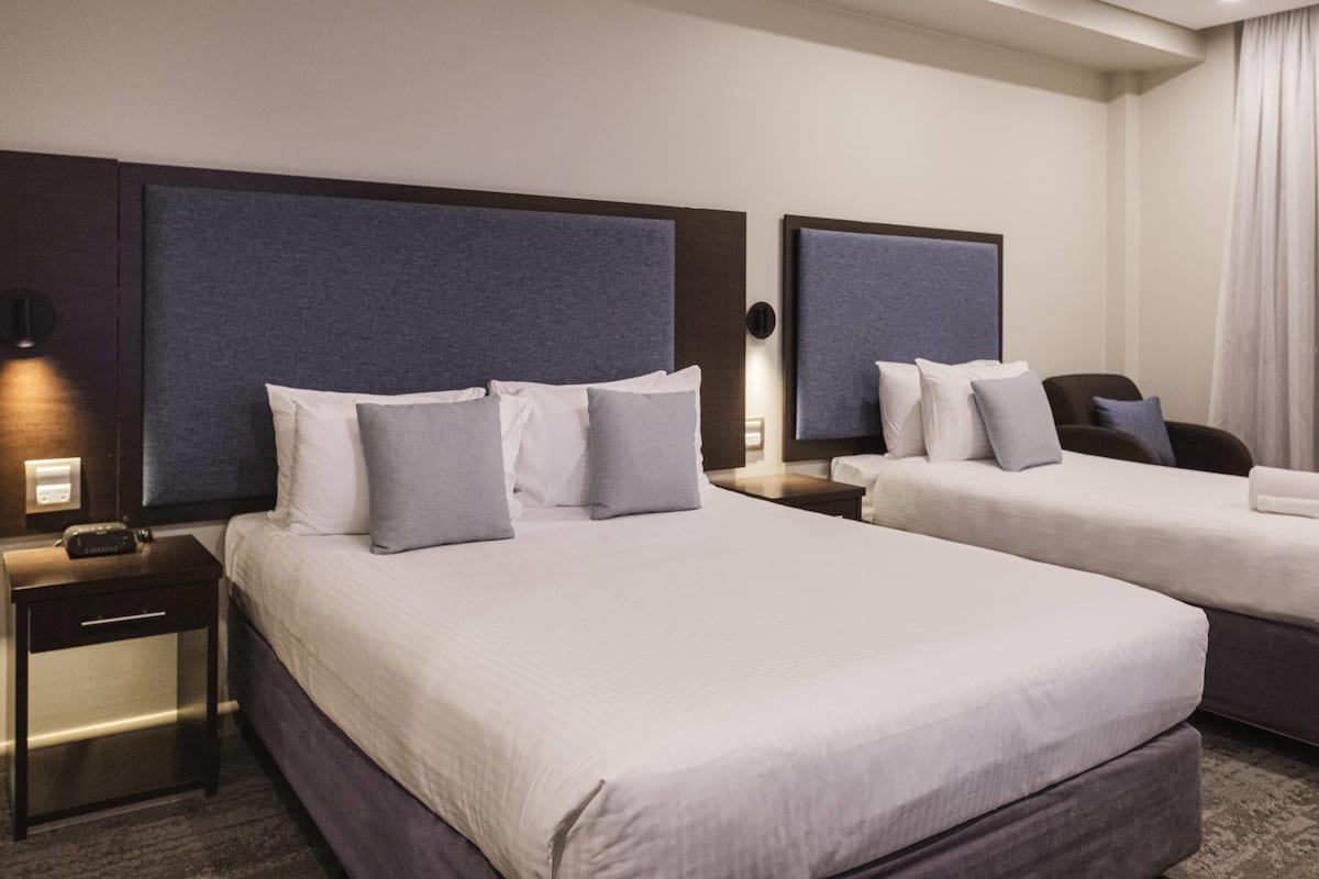 Premium bedding, minibar, desk, blackout curtains