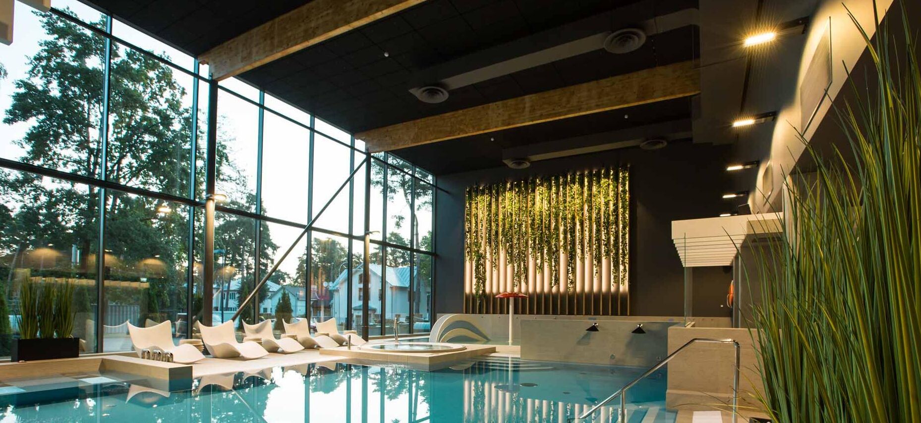 couples treatment room(s), hot tub, body treatments, hydrotherapy