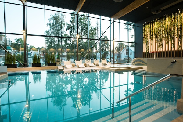 3 indoor pools