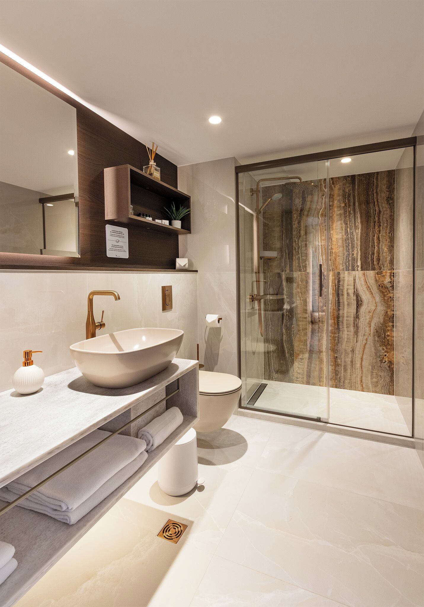 shower, free toiletries, hair dryer, slippers