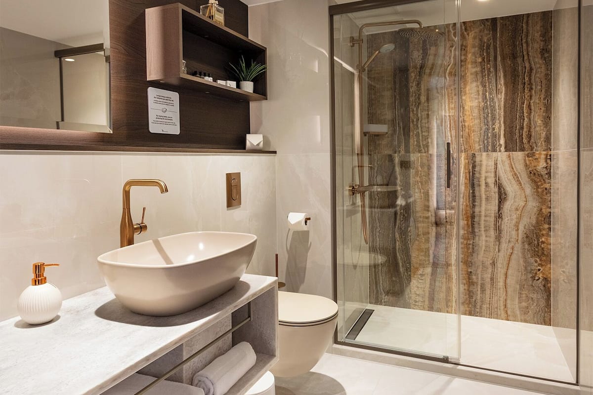 shower, free toiletries, hair dryer, slippers