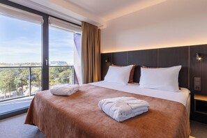 套房 | 办公桌、笔记本电脑工作区、遮光窗帘、熨斗/熨板