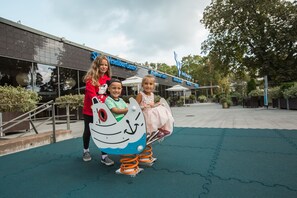 Área de juegos infantiles al aire libre