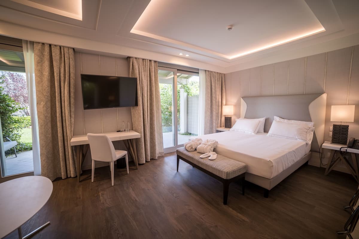 Ropa de cama de alta calidad y minibar