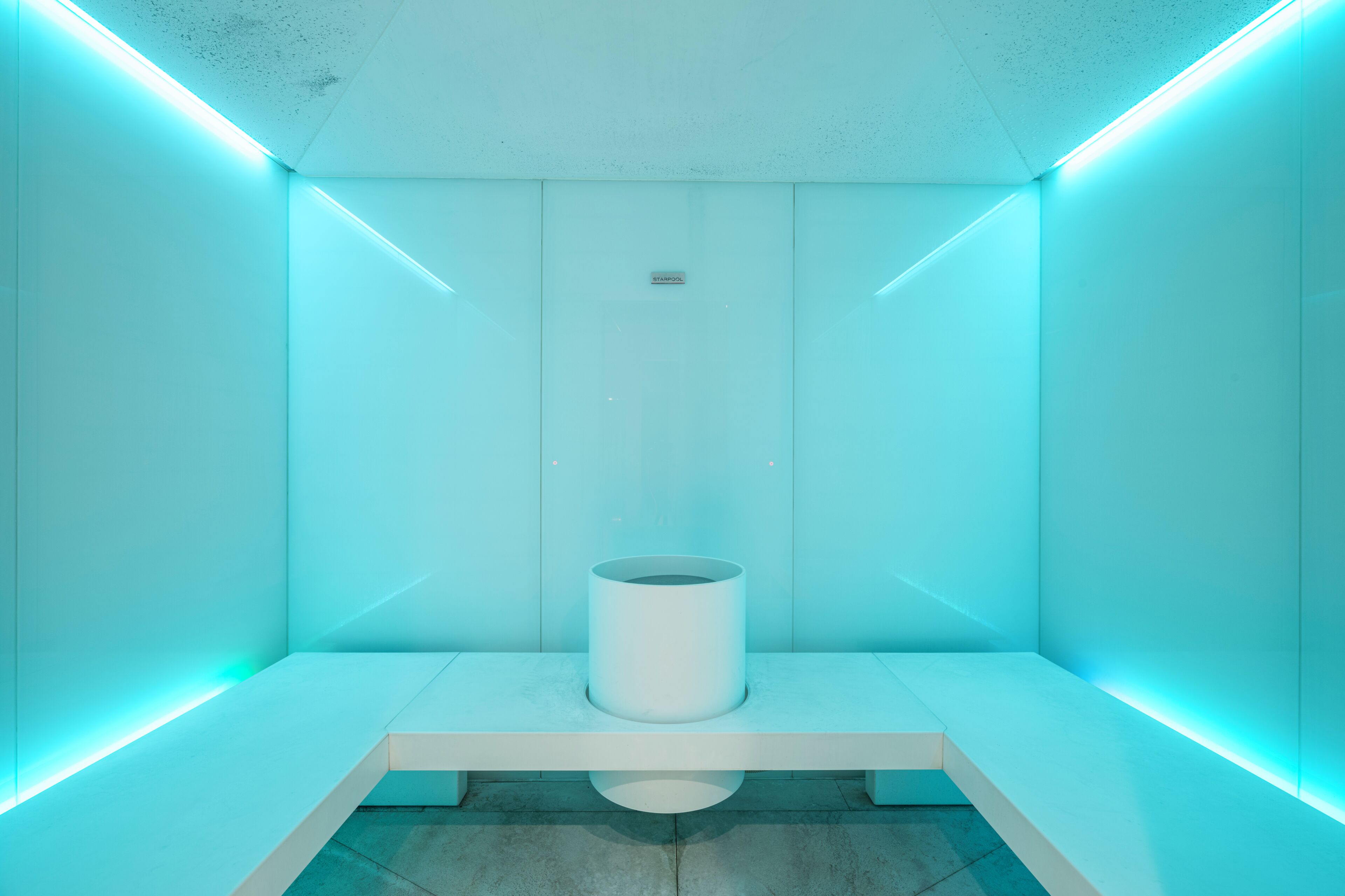 Sauna, hot tub, steam room, body treatments, body scrubs, facials