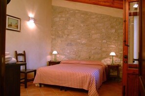 Double Room | Iron/ironing board, free cots/infant beds, rollaway beds, free WiFi