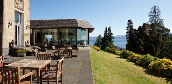 Terrace/patio - Stonefield Castle Hotel (Tarbert)
