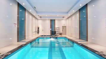 Una piscina techada