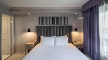 Jacuzzi Suite, 1 King Bed, Sofa Bed, Kitchenette | Desk, laptop workspace, iron/ironing board, free WiFi