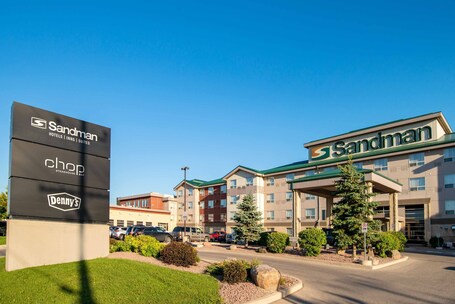 Sandman Hotel Suites Winnipeg Airport - Image 29