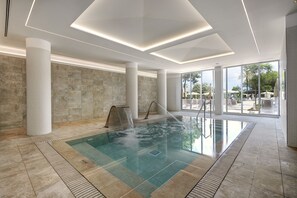 Indoor spa tub