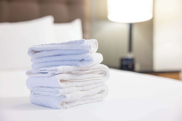 Room - Drury Inn & Suites West Des Moines (West Des Moines)