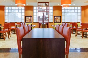 包含每日自助早餐