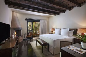 Egyptian cotton sheets, premium bedding, in-room safe, desk - El Convento Boutique Hotel (Antigua Guatemala)