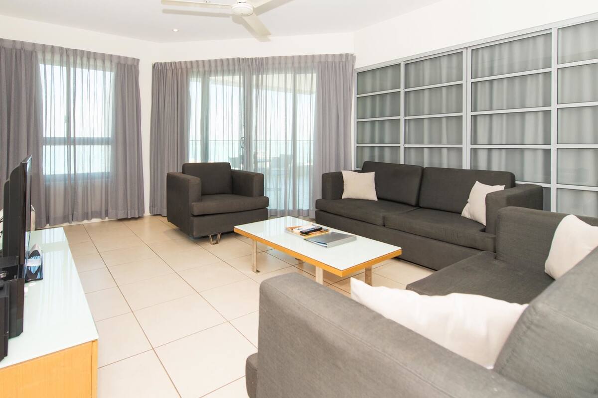 3 bedroom apartment | in-room safe, individually furnished, desk, laptop workspace