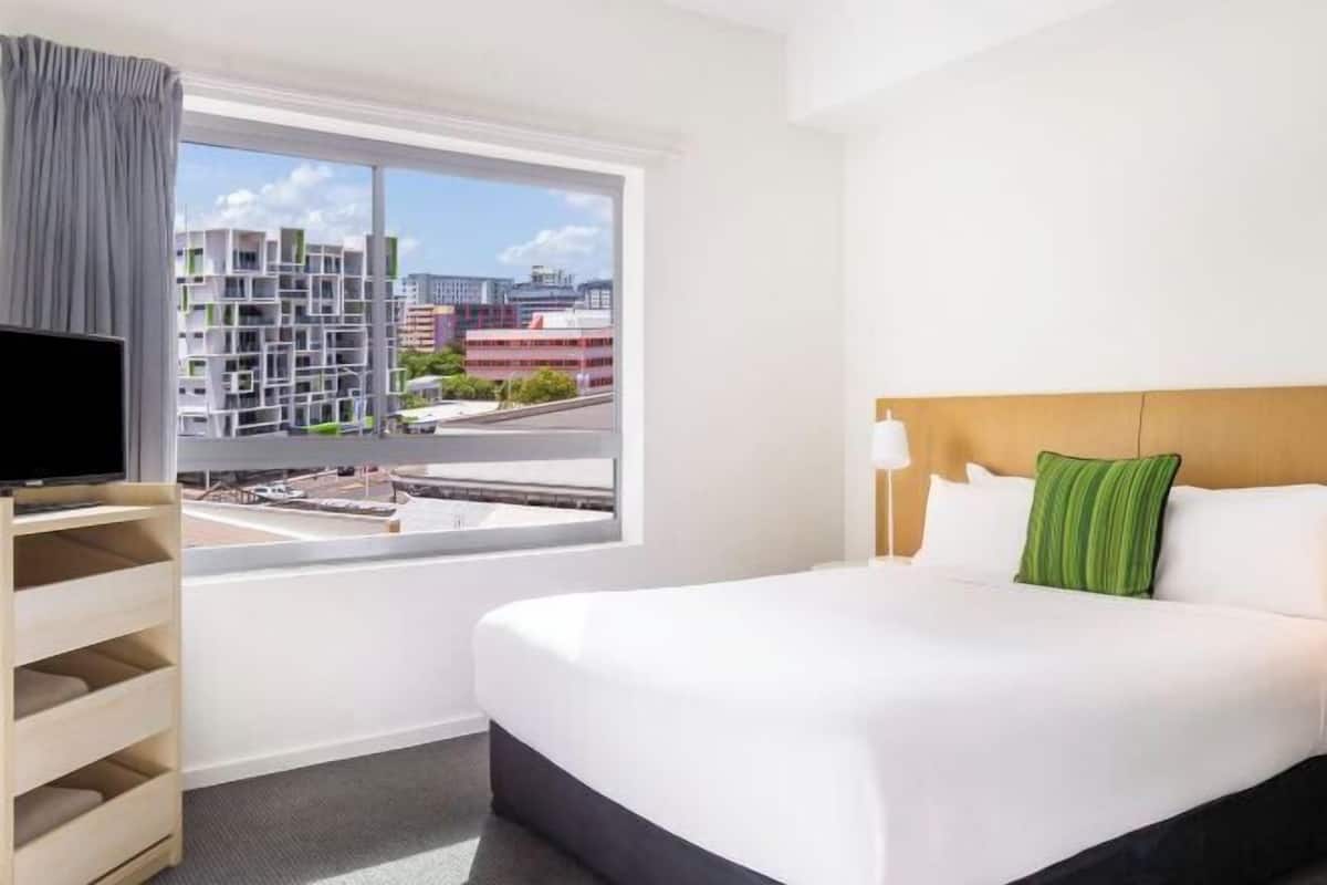 In-room safe, individually furnished, desk, laptop workspace