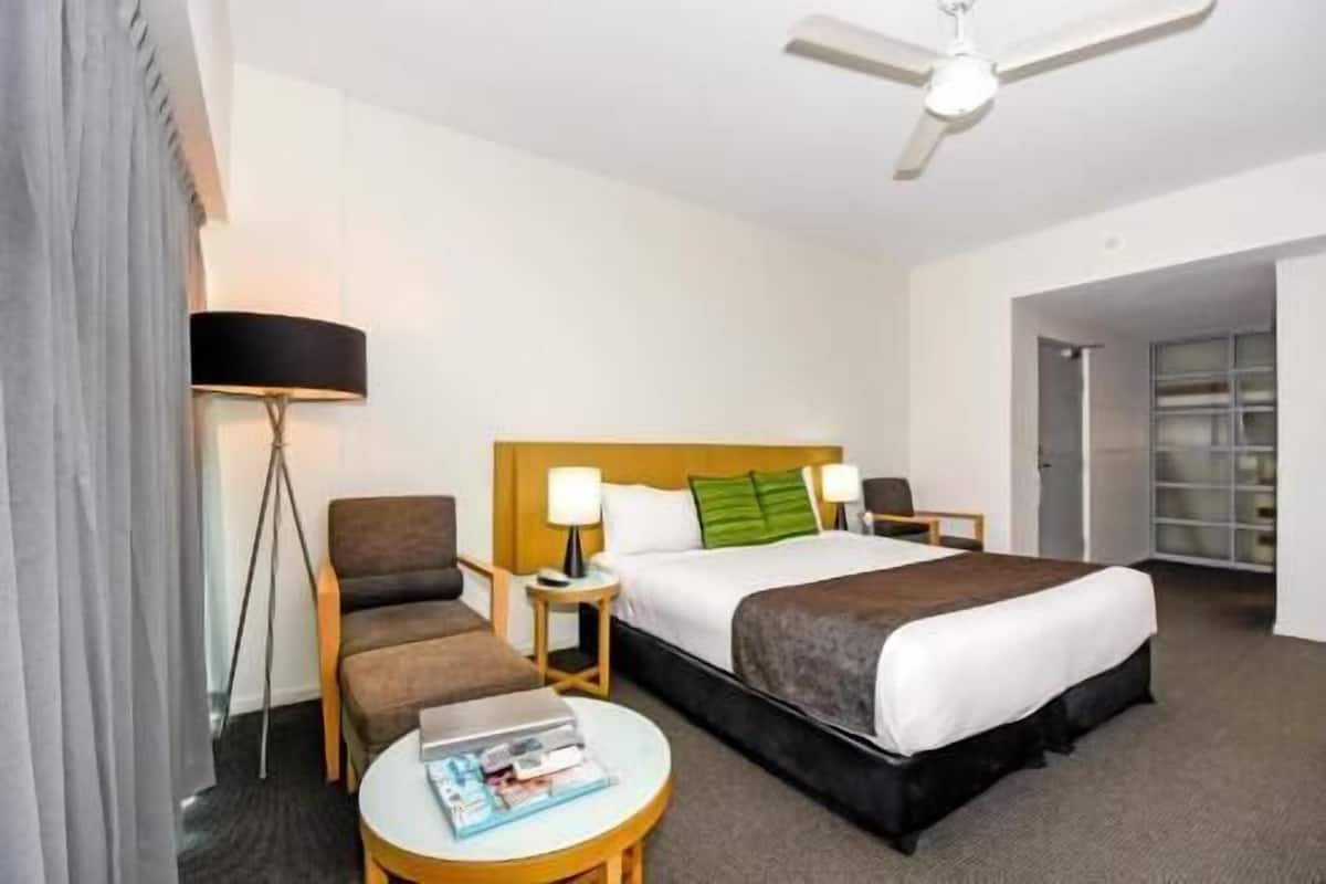 In-room safe, individually furnished, desk, laptop workspace