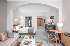 Junior suite | Lakens van Egyptisch katoen, luxe beddengoed, een minibar