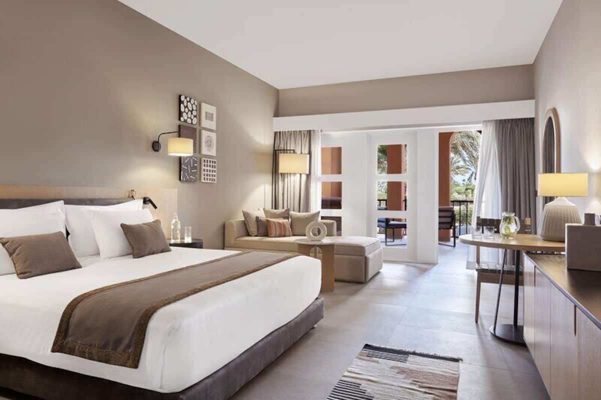 Deluxe King Room