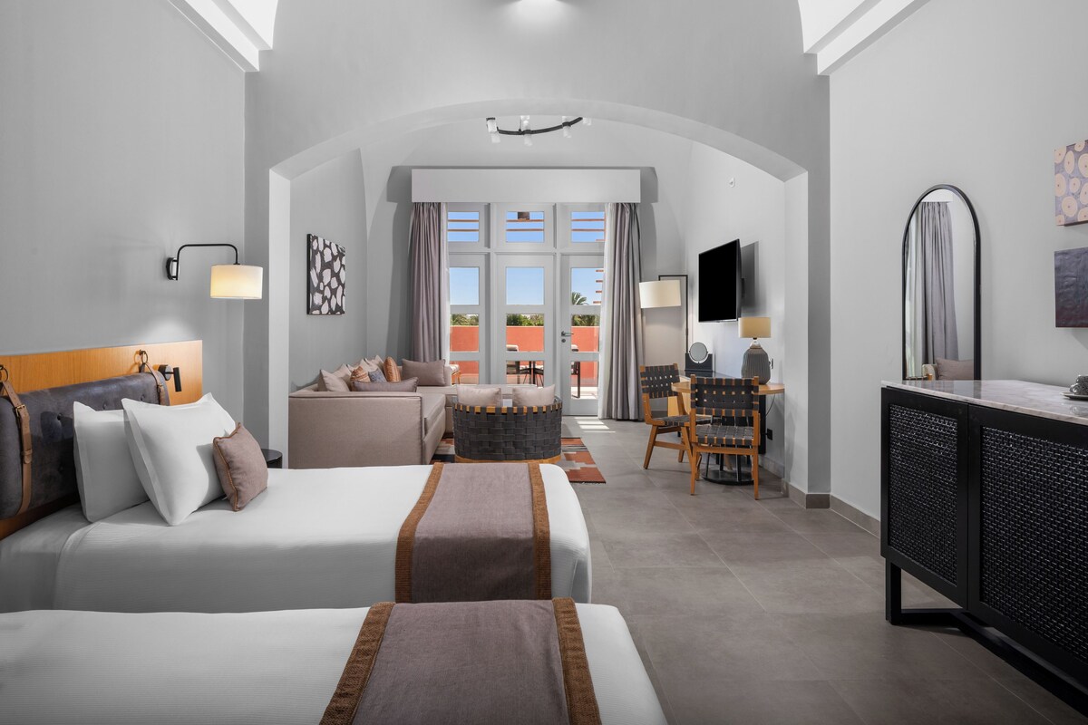 Junior Suite Twin | Sábanas de algodón egipcio, ropa de cama de alta calidad y minibar 