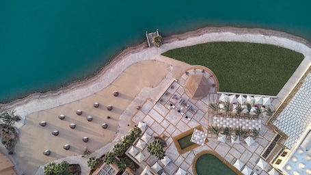 2 outdoor pools, pool umbrellas, sun loungers. Steigenberger Golf Resort El Gouna