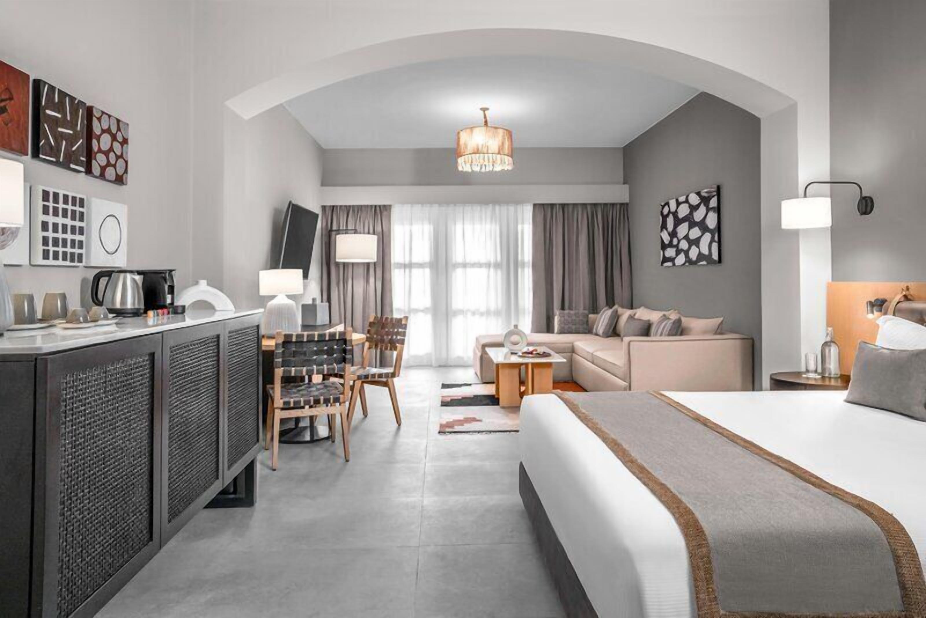 Junior suite | Lakens van Egyptisch katoen, luxe beddengoed, een minibar