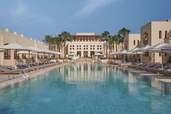 2 outdoor pools, pool umbrellas, pool loungers - Steigenberger Golf Resort El Gouna (El Gouna)