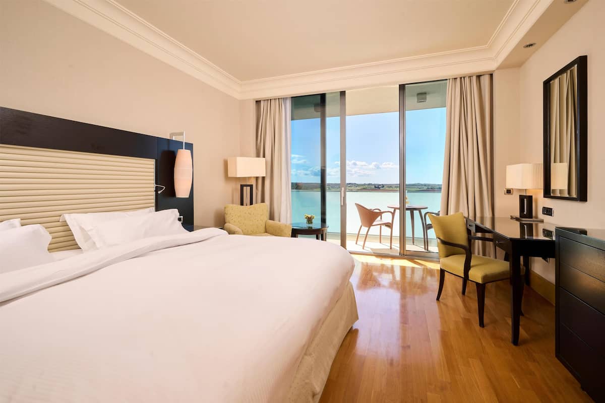 Ropa de cama hipoalergénica y minibar