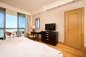 Ropa de cama hipoalergénica y minibar 